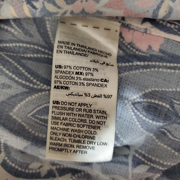 Chico's Women's No-Iron Petite Cotton-Blend Jacobean Print Stain Shield Pocket T - Picture 7 of 9